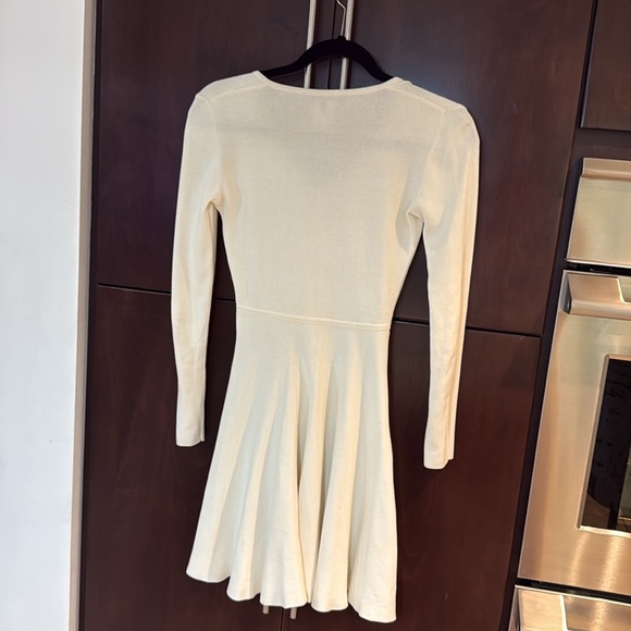 💋BCBGMaxazria v neck flare dress - Picture 5 of 12